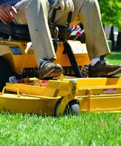 calgary condo commercial snow removal and summer services Grass Gators Unlimited plowing salting sanding Cut and Trim weekly maintenance